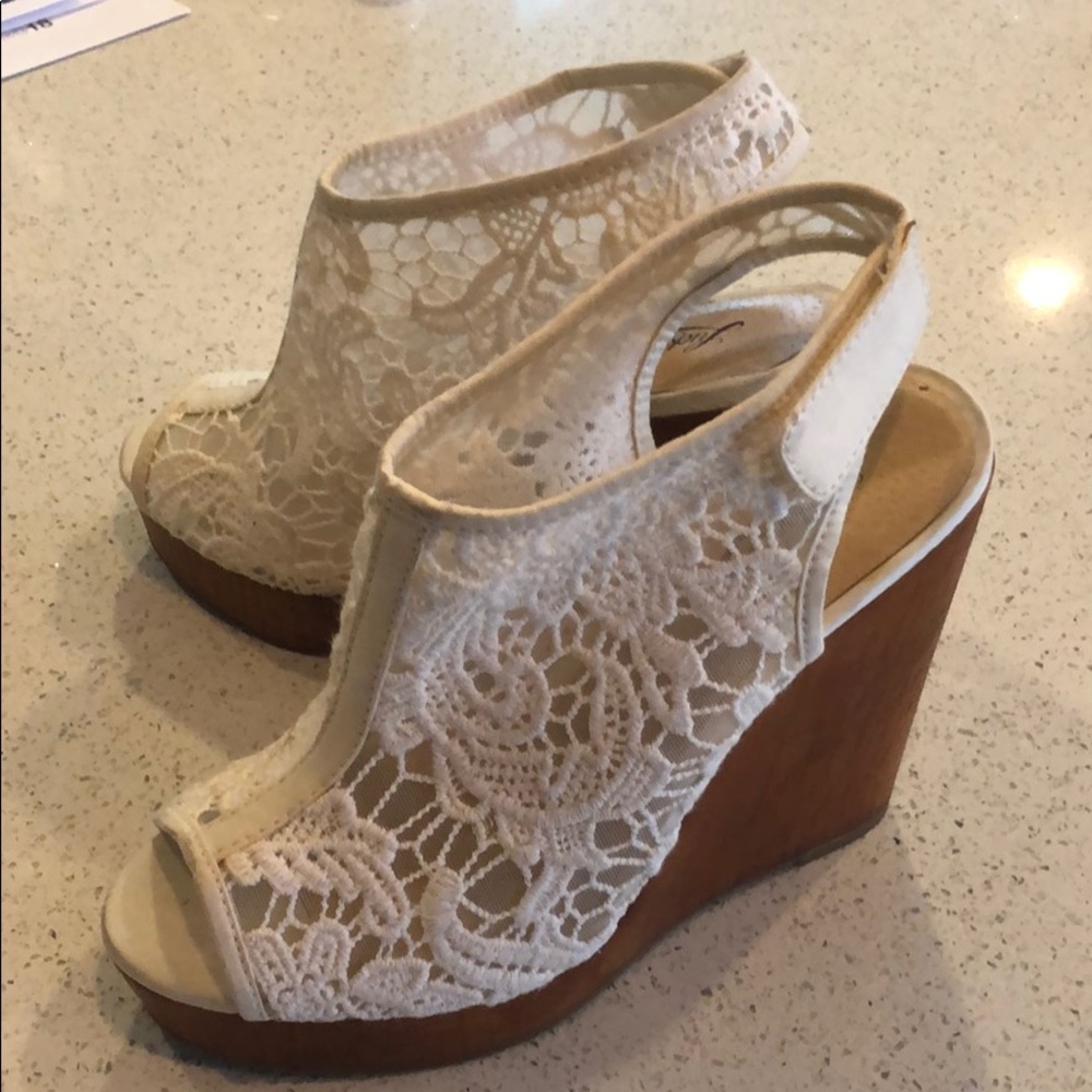 Lucky wedges